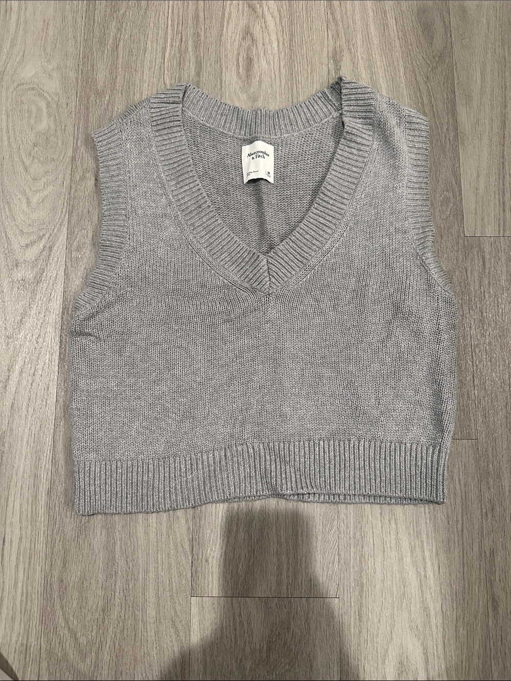 Abercrombie & Fitch Light Gray V-Neck Knit Sweater Vest
